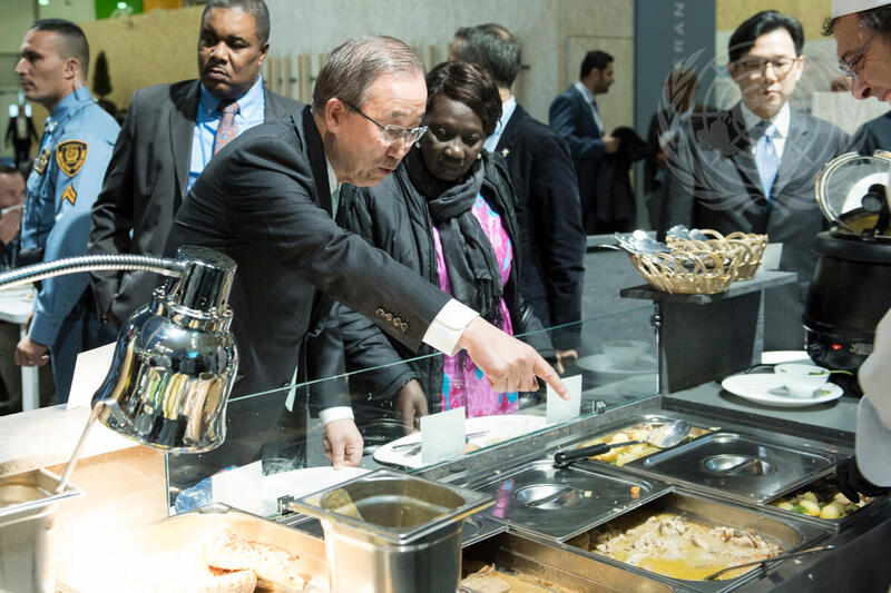 Secretary-General Lunches with Youth Delegates at COP21