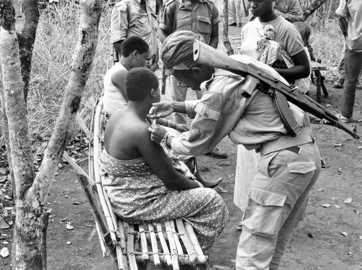 Zanzibari Struggle [ハードカバー] Women: C. Self-Reliance Decker， Africa Mobilizing Respectability in The and Colonial for East
