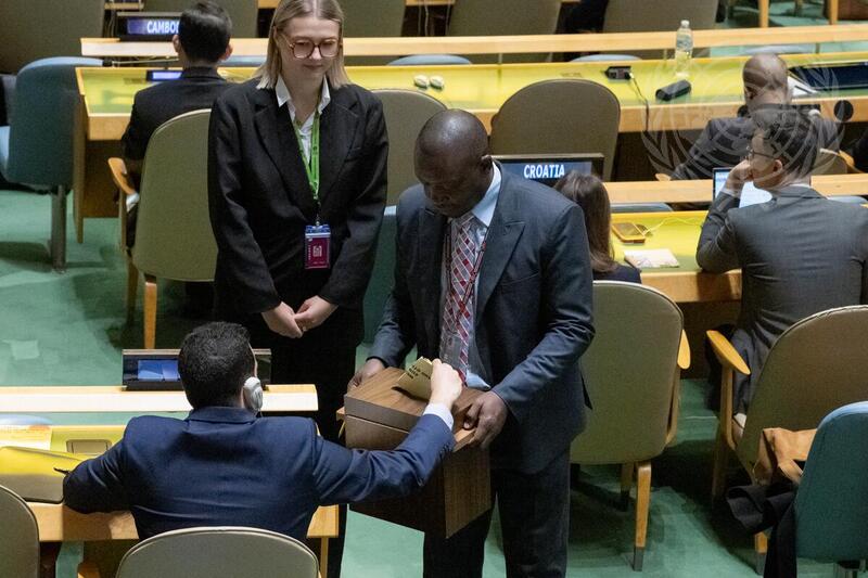 General Assembly Holds Election of Members of UN Commission on International Trade Law, Discusses Use of Veto