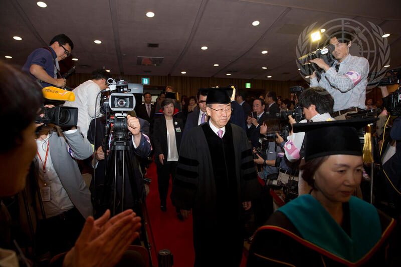 Secretary-General Receives Honorary Degree from Ehwa Women's University, Seoul