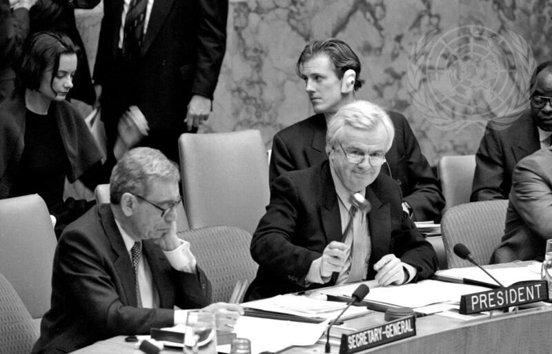 Security Council Demands Immediate Cease-fire throughout Angola, Resumption of Dialogue to Set Timetable for Implementing Peace Accords