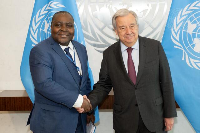 Permanent Representative of Gabon Pays a Farewell Call on Secretary-General