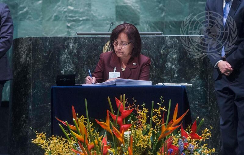 President of Marshall Islands Signs Paris Agreement on Climate Change