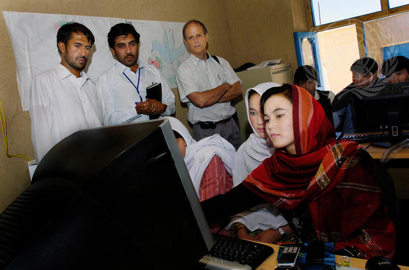 Secretary-General's Representative Visits UNICEF Youth Association Project
