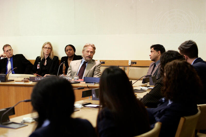 Messenger of Peace Douglas Addresses United Nations Tour Guides