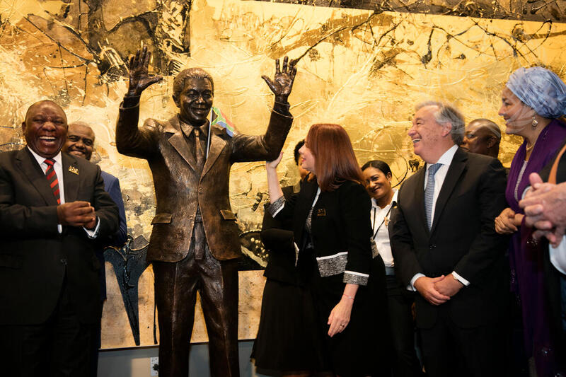 Unveiling Ceremony of Nelson Mandela Statue from South Africa