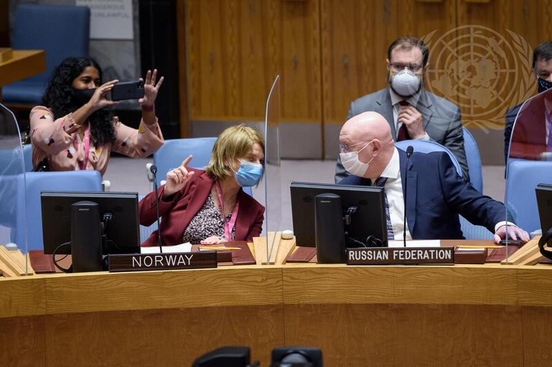Security Council Holds Hand-Over Ceremony of Plexiglass Partitions