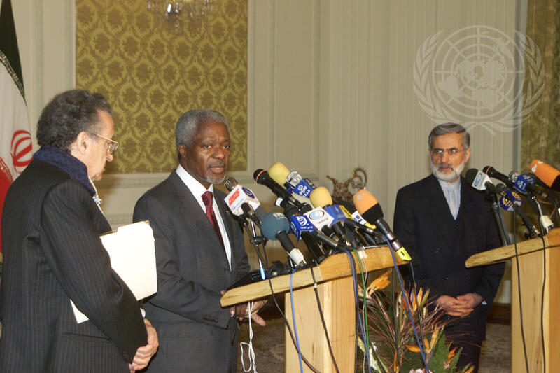 Secretary General Holds Press Conference with Foreign Minister of Iran