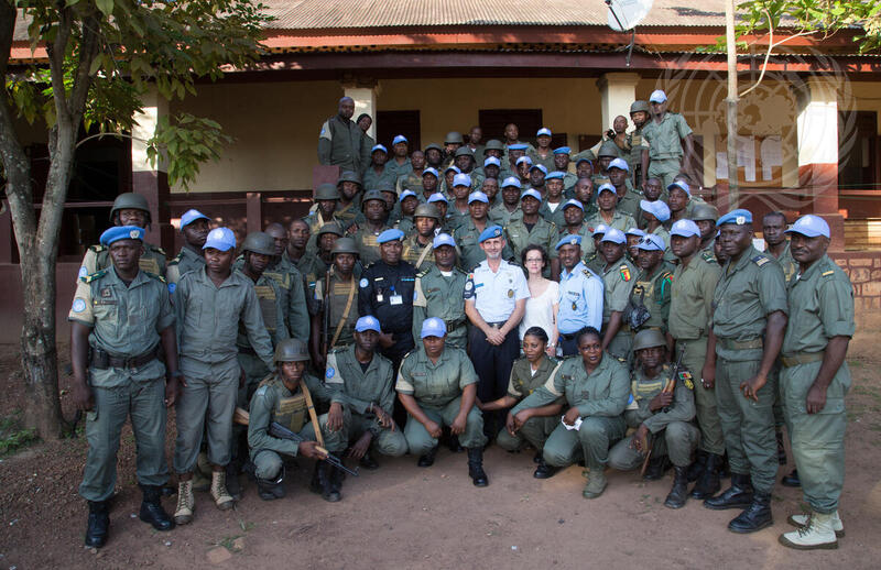 MINUSCA Police Commissioner Visits Cameroonian FPU