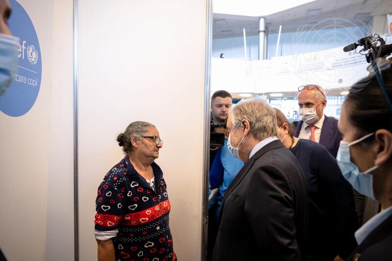 Secretary-General Visits Refugee Centre in Chișinău, Moldova