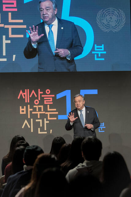 Secretary-General Featured on Television Show in Republic of Korea