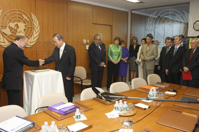 Secretary-General Swears-in New ASG for DGACM