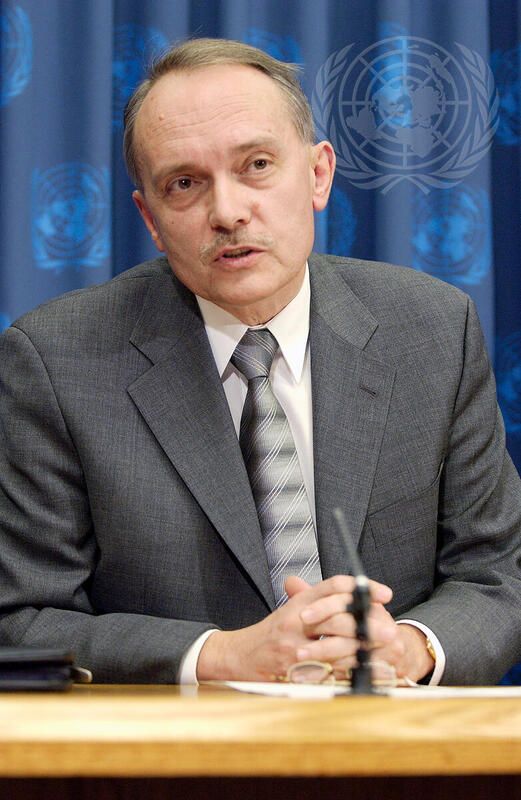 Press Conference on "Caring Communities" Forum