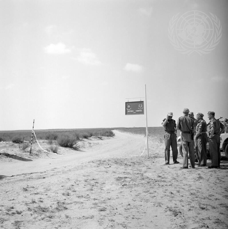 UNEF Commander Opens New Road in Sinai Desert