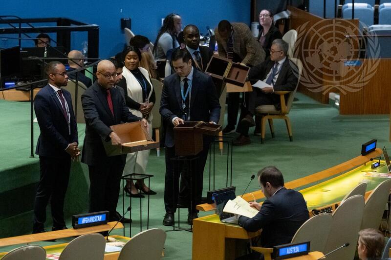 General Assembly Holds Election of Members of UN Commission on International Trade Law, Discusses Use of Veto
