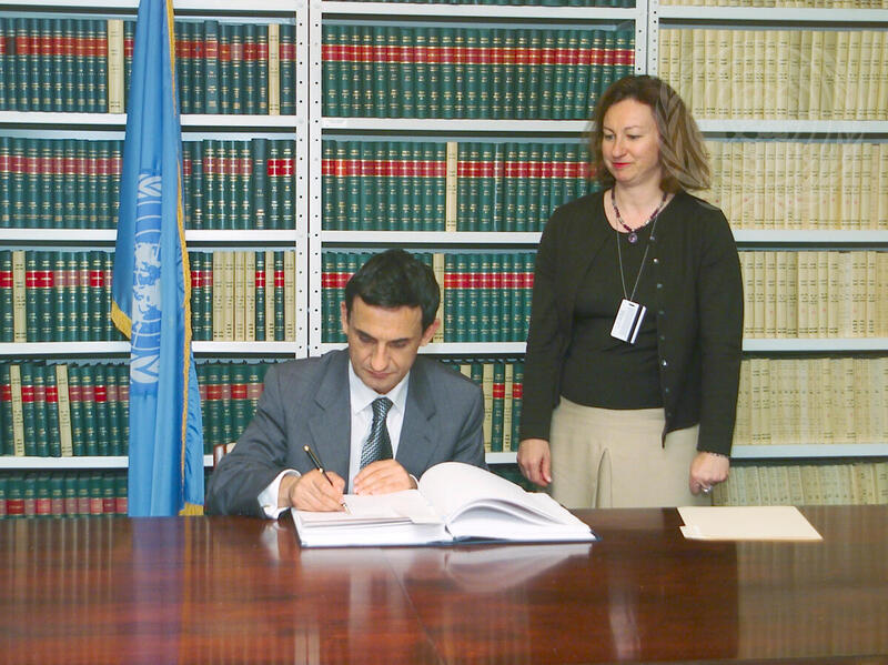 Republic of Bulgaria Sings Agreement on Privileges and Immunities of International Criminal Court
