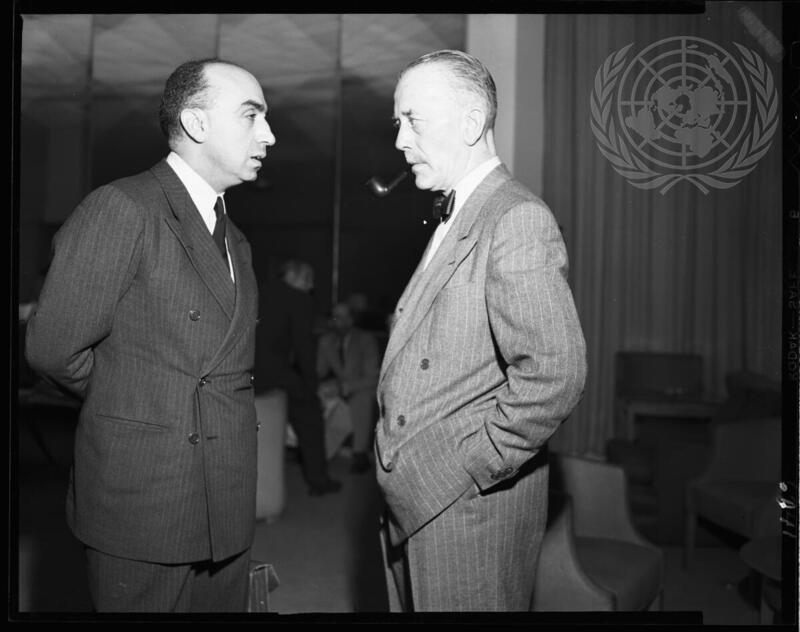 Security Council Members View Photo Exhibition on Balkans