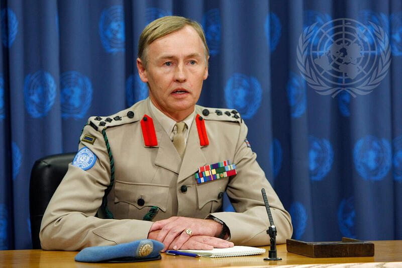 Acting UNMEE Force Commander Addresses Press Conference