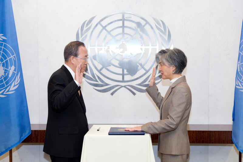Secretary-General Swears in Assistant Secretary-General for Humanitarian Affairs