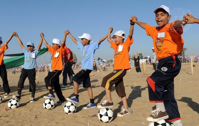 Gaza Children Attempt to Beat Guinness Record