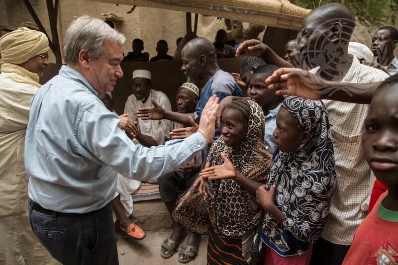 Secretary-General Visits Mali