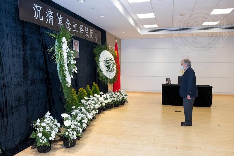 Secretary-General Signs Book of Condolences in Memory of Former President of China