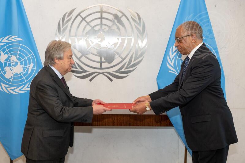 Permanent Representative of Angola Presents Credentials to Secretary-General