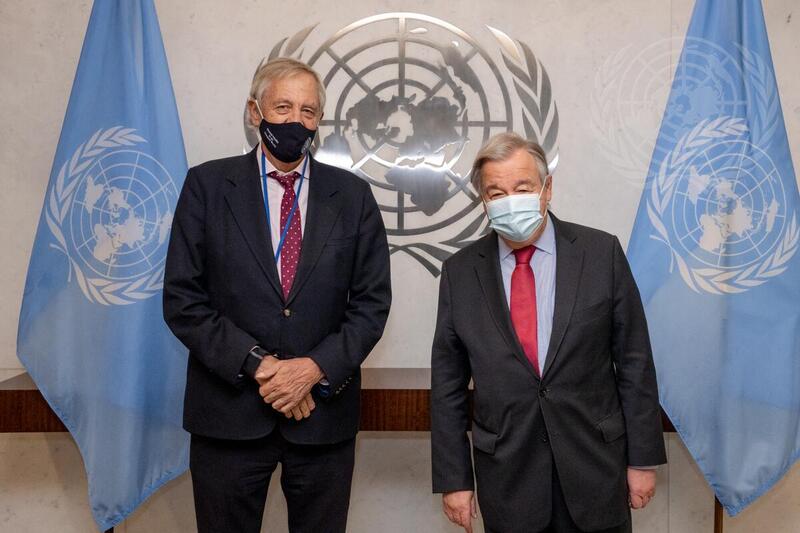Secretary-General Meets with His Special Representative for South Sudan