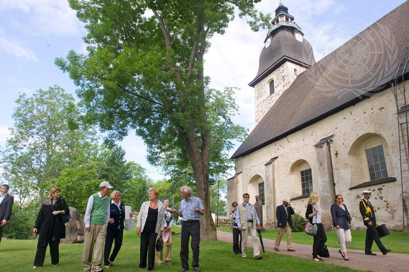 Secretary-General and Finnish President Visit Naantali