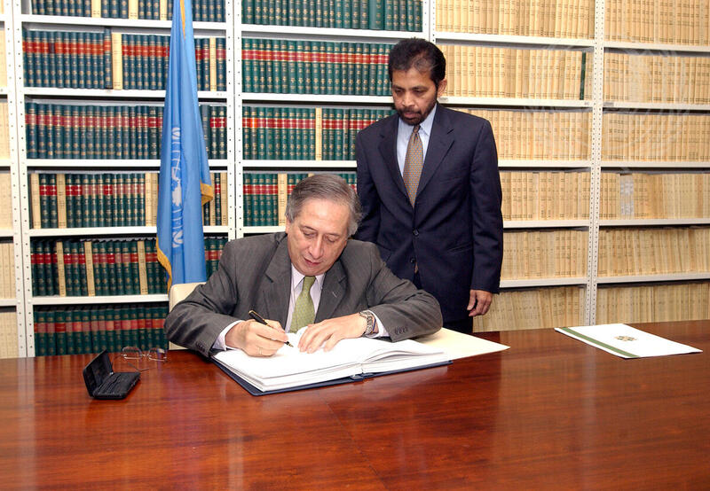 Signing Ceremony: Permanent Representative of Colombia