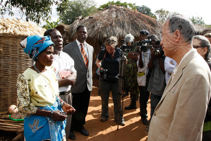 Secretary-General Visits Mwandama Millennium Village
