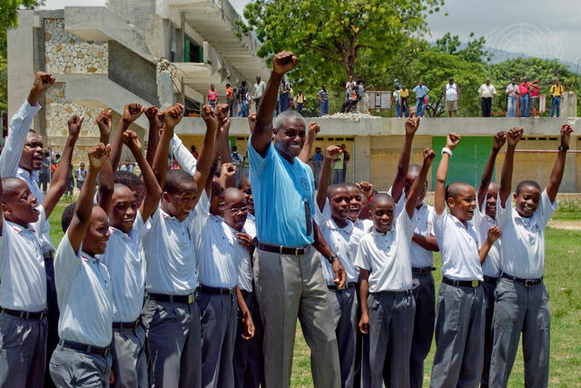 FAO Ambassador Carl Lewis Visits Haiti