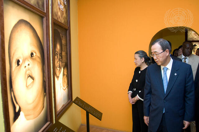 Secretary-General Visits Rwanda Genocide Memorial Museum