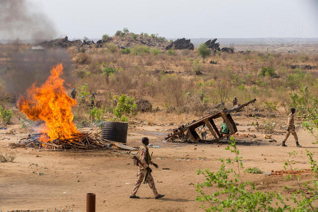 Dismantling of Trading Zone Outside Protection of Civilians Site in Juba