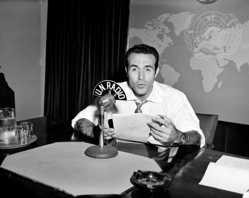 Noted Mexican Actor Records Programme for U.N. Radio
