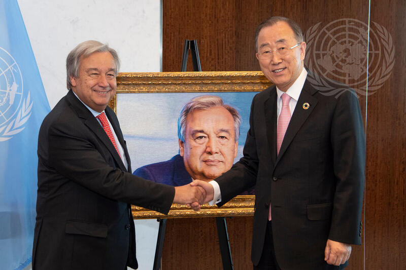 Secretary-General Recieves Gift from Former Secretary-General