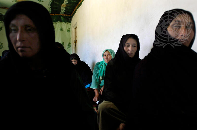 Afghan Women Learn English through UNICEF Program