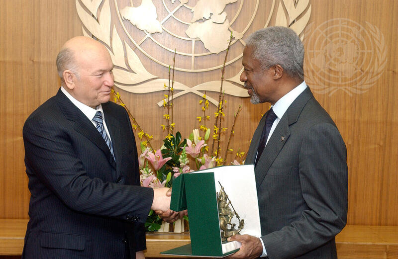 Secretary-General Meets with Mayor of Moscow