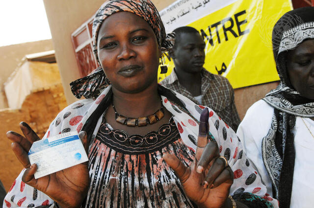Close to Capital Khartoum, South Sudanese Vote in Historic Referendum