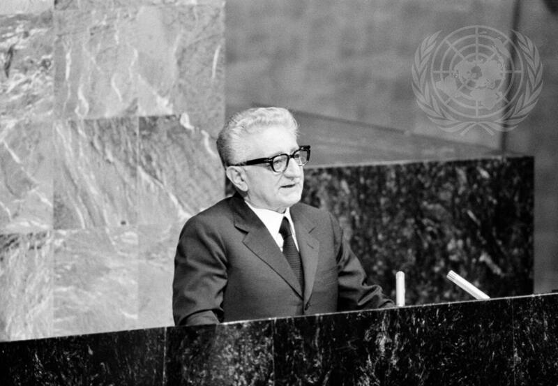 General Assembly Hears Address by President of Italy, General Debate Statements by Domination Republic, Pakistan, Mauritius, Gabon and Chile