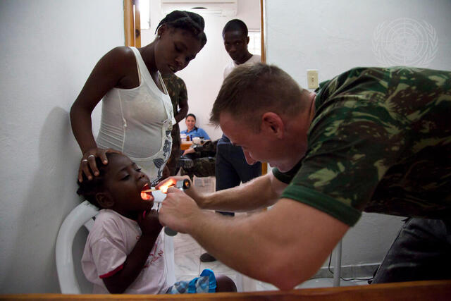 Brazilian Battalion Gives Dental Care in Haiti