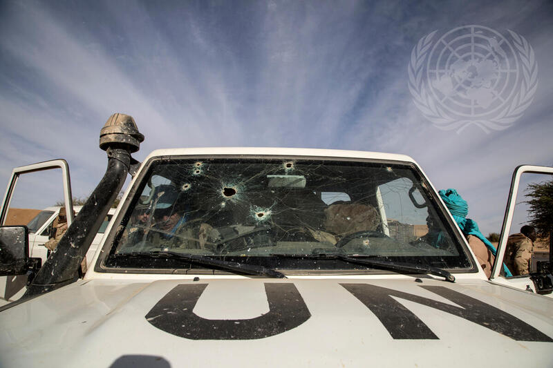MINUSMA Force Commander Visits Site of Recent Attack on Peacekeepers