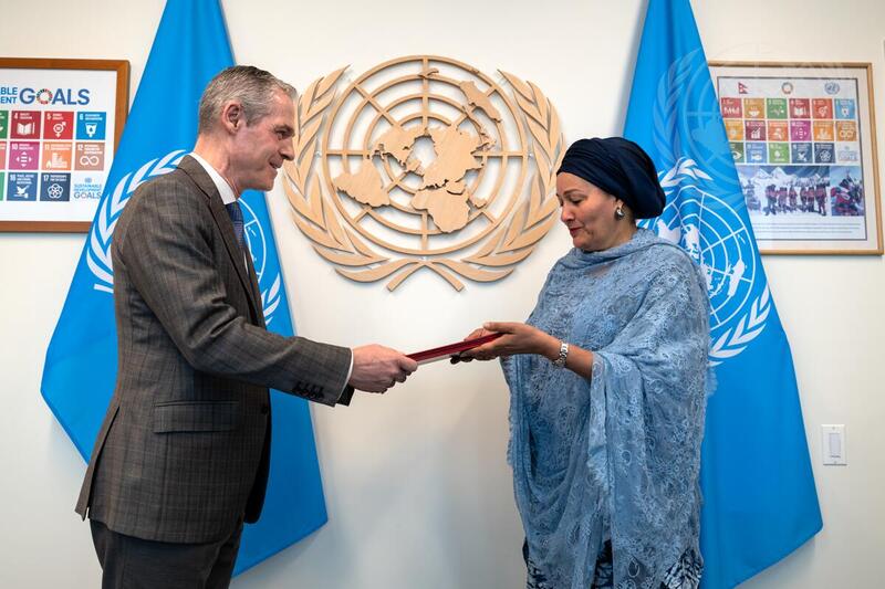 Permanent Representative of France Presents Credentials to Deputy Secretary-General