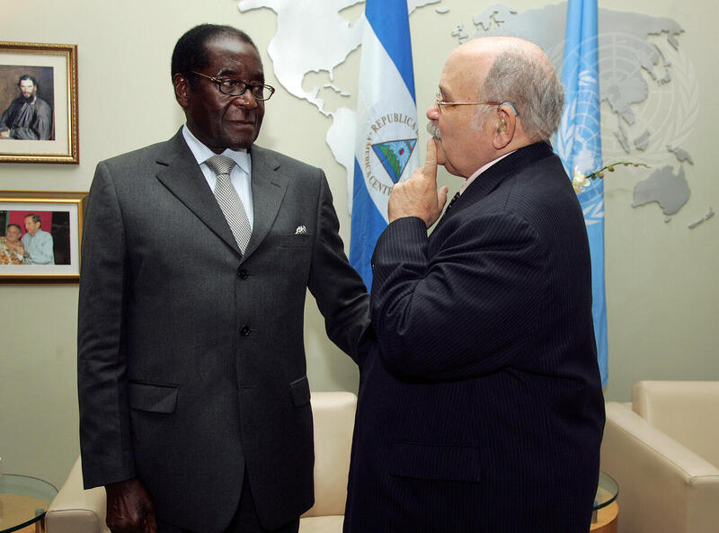 General Assembly President Meets President of Zimbabwe