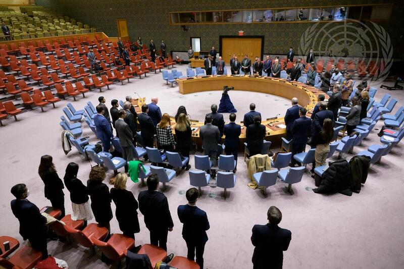 Security Council Observes Moment of Silence for Former President of China