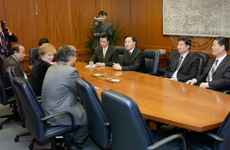 Deputy Secretary-General Meets with Chinese Delegation