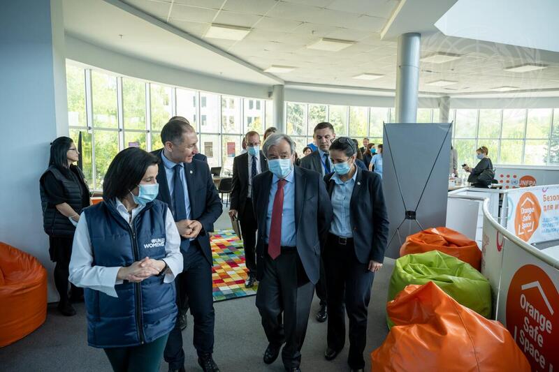 Secretary-General Visits Refugee Centre in Chișinău, Moldova