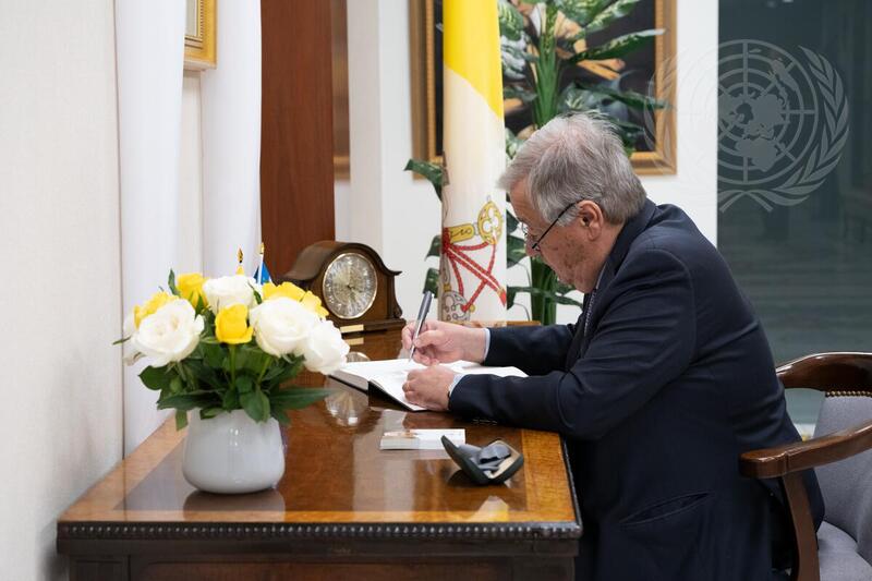 Secretary-General Signs Book of Condolences for Pope Francis