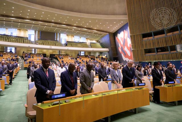 General Assembly Holds Closing Meeting of 77th Session