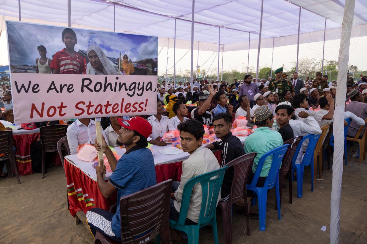 Secretary-General Shares Iftar in Bangladesh